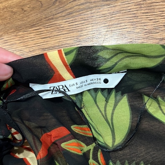 Zara Women’s Black Dress With Green and Red Robe Attached Size Small - Picture 4 of 5